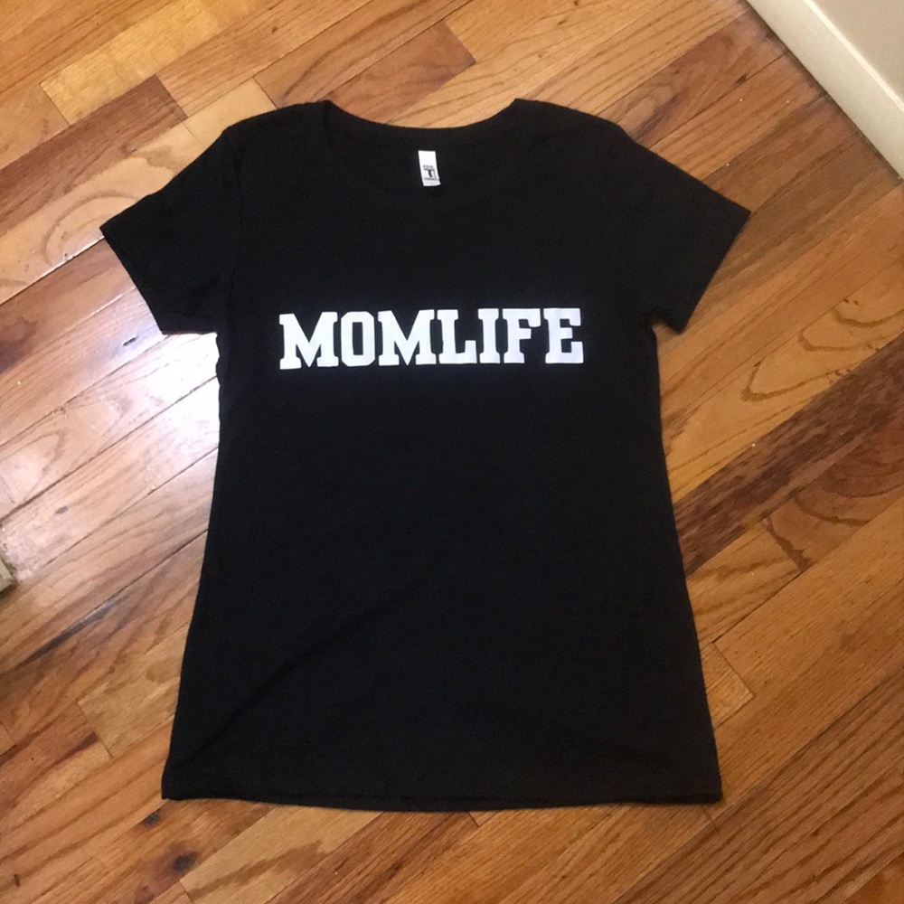 Black MOMLIFE short sleeve tee Size M
